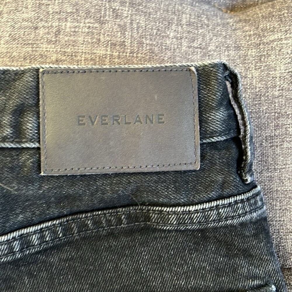 Everlane "The Cheeky" short cut off denim shorts.. Button fly. Size 28 - Picture 5 of 5